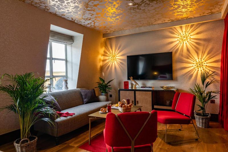 Megaro Suite image 3