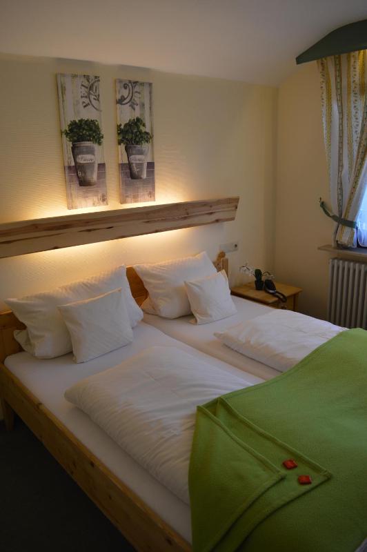 Double Room with Balcony image 3