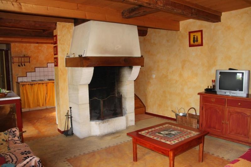 Gite au calme avec terrasse et parking prive - image 42