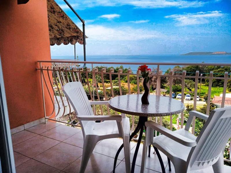 Studio with Sea View (3 Adults) image 4