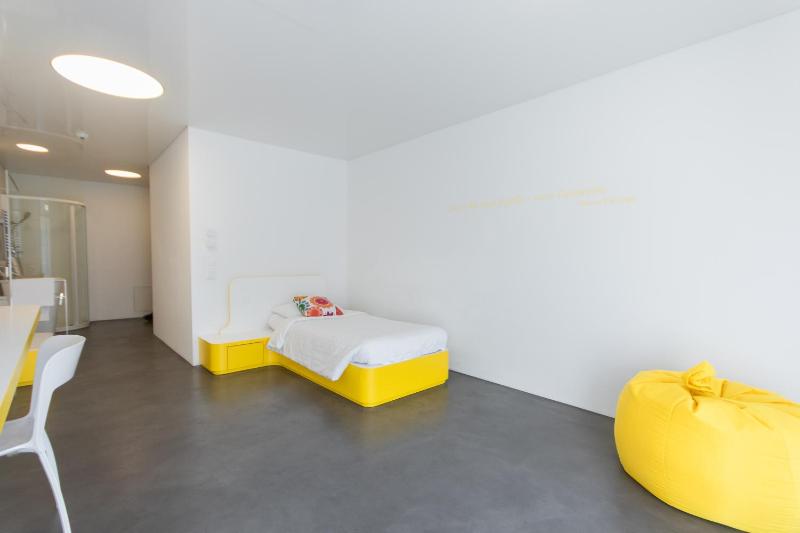 Standard Single Room image 2
