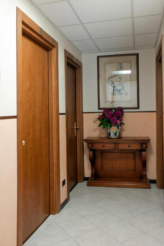Single Room image 3