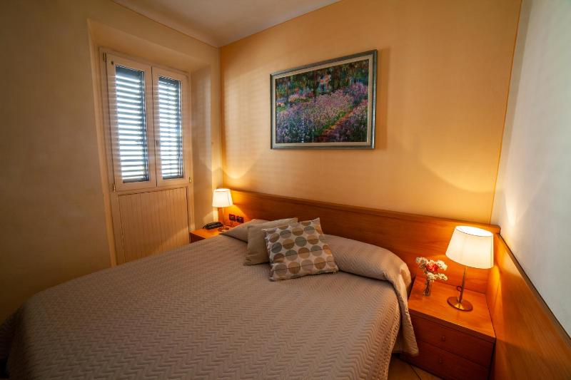 Double or Twin Room image 2
