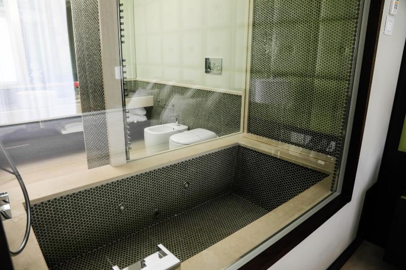 Junior Suite with Garden View image 2