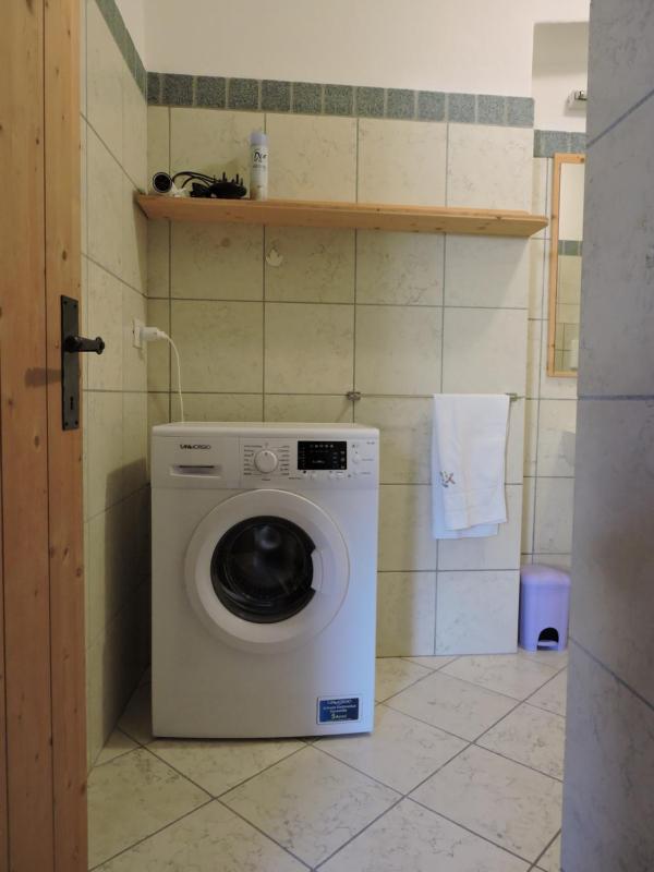 One-Bedroom Apartment image 3