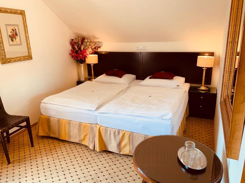 Double or Twin Room with City View - Annex image 1