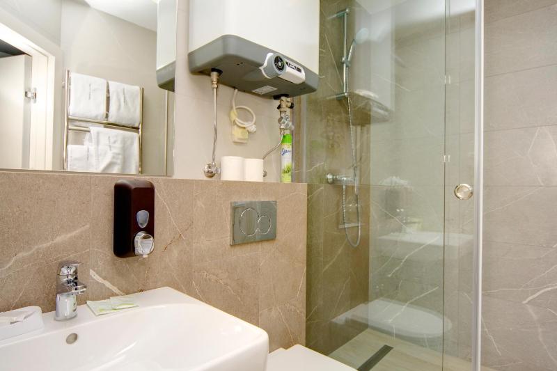 Studio Apartment image 3