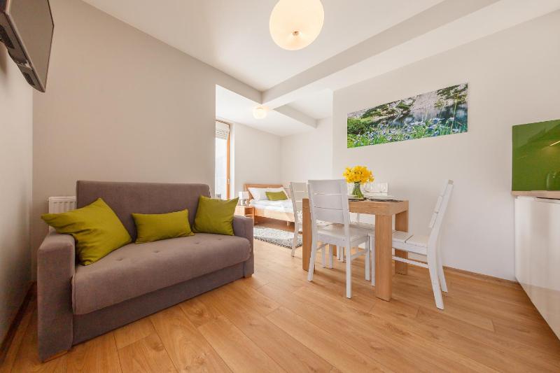 Studio Apartment image 2