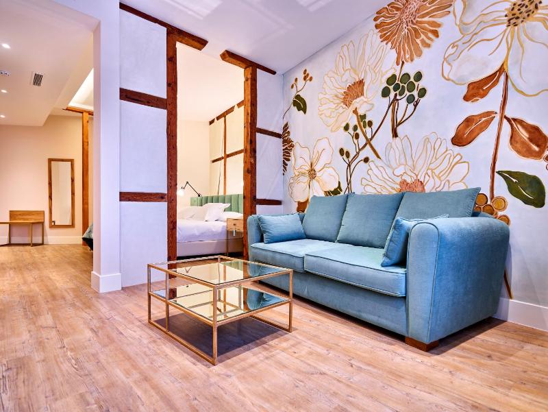 Suite with City View image 2