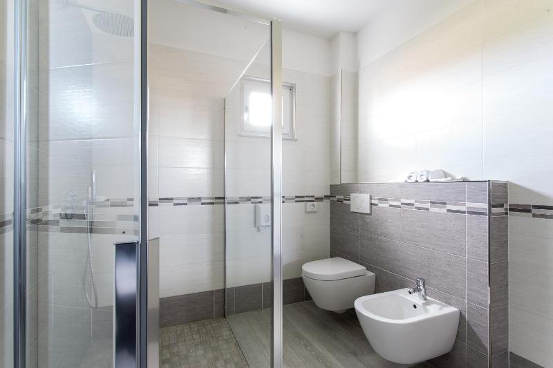 Double Room with Private Bathroom image 4