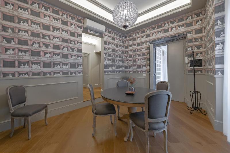 Apartments Florence - Teatro Luxury - image 4