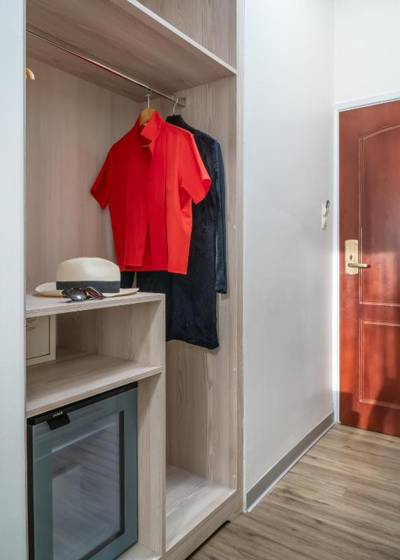 Double or Twin Room image 2