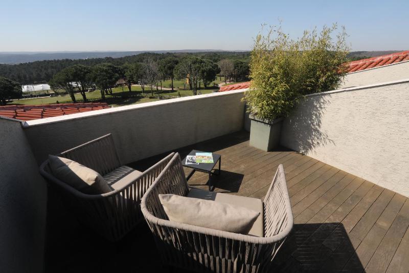 Loft Suite with Terrace image 4