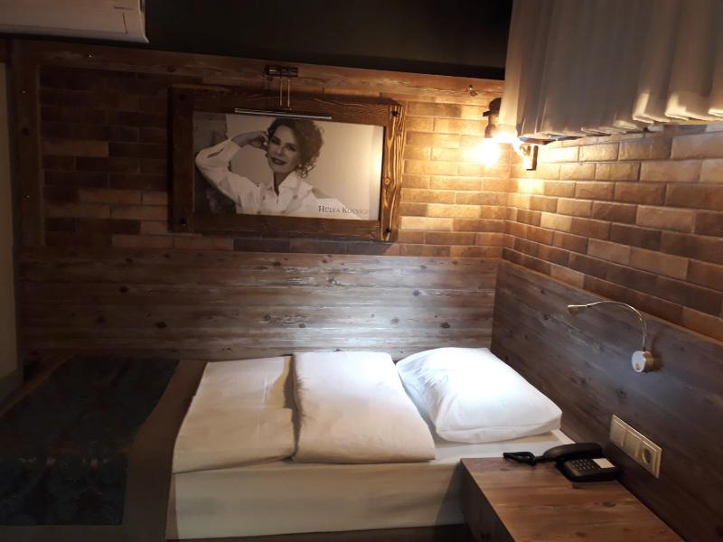 Deluxe Double or Twin Room with Balcony image 1