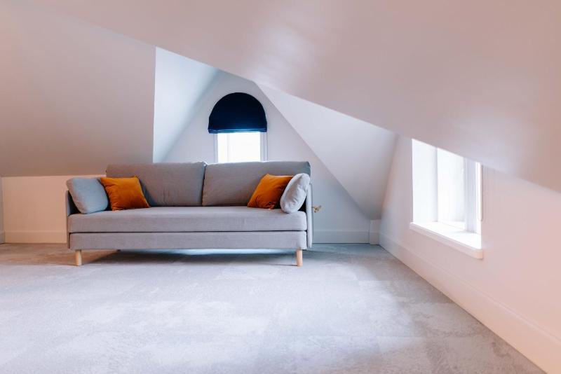 Family Room image 3