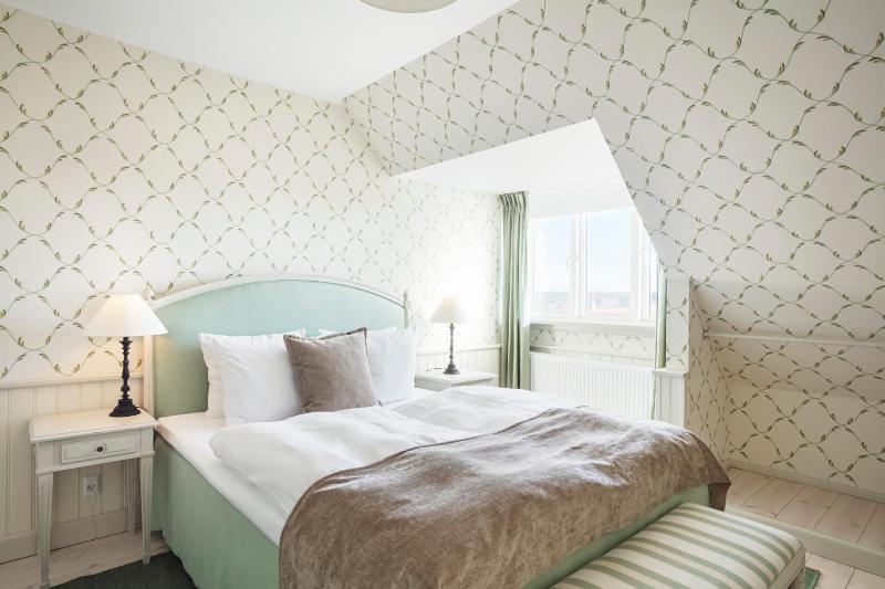 Standard Double Room image 2