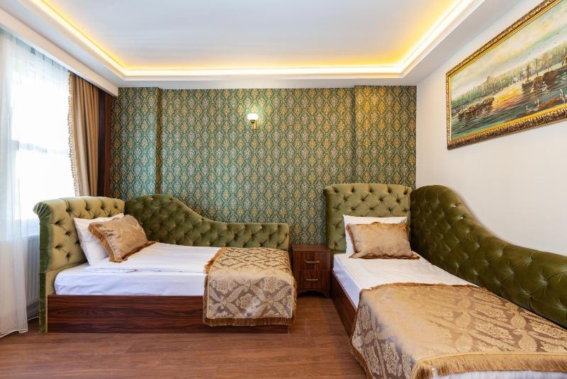 Rose Mansion by Otantik Suites - image 15