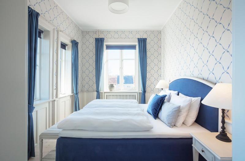Suite with Sea View image 4