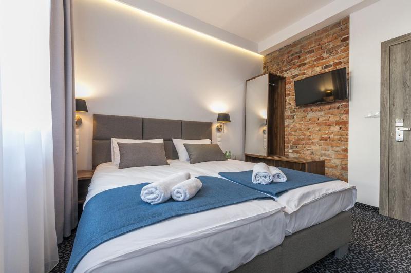 Standard Triple Room image 3