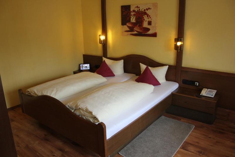 Standard Double Room image 2