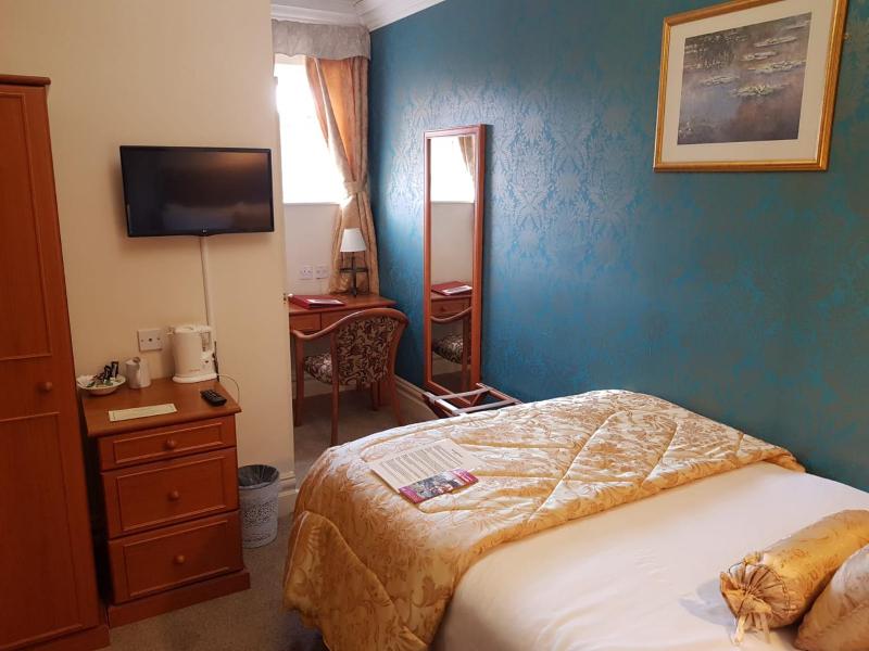 En Suite Single Room image 3