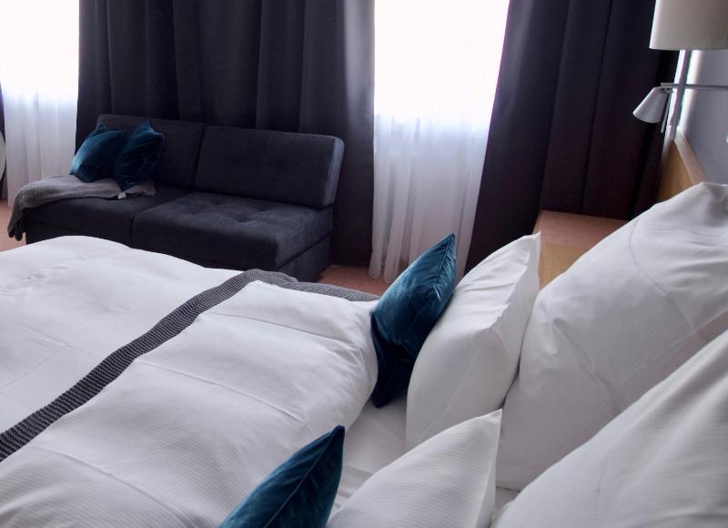 Double Room image 3