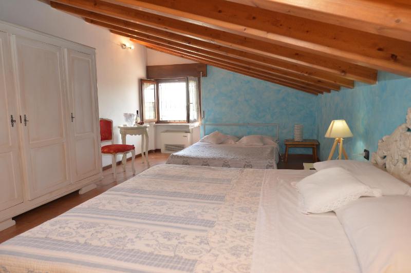 Quadruple Room image 4