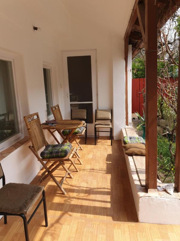 One-Bedroom Apartment image 2