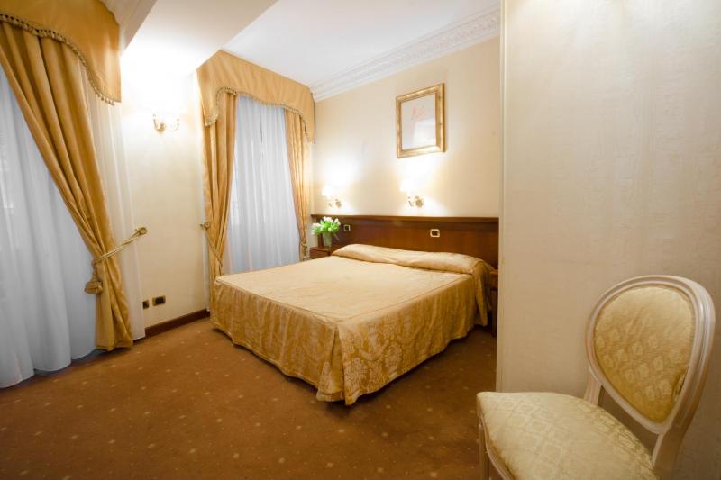 Quadruple Room image 1