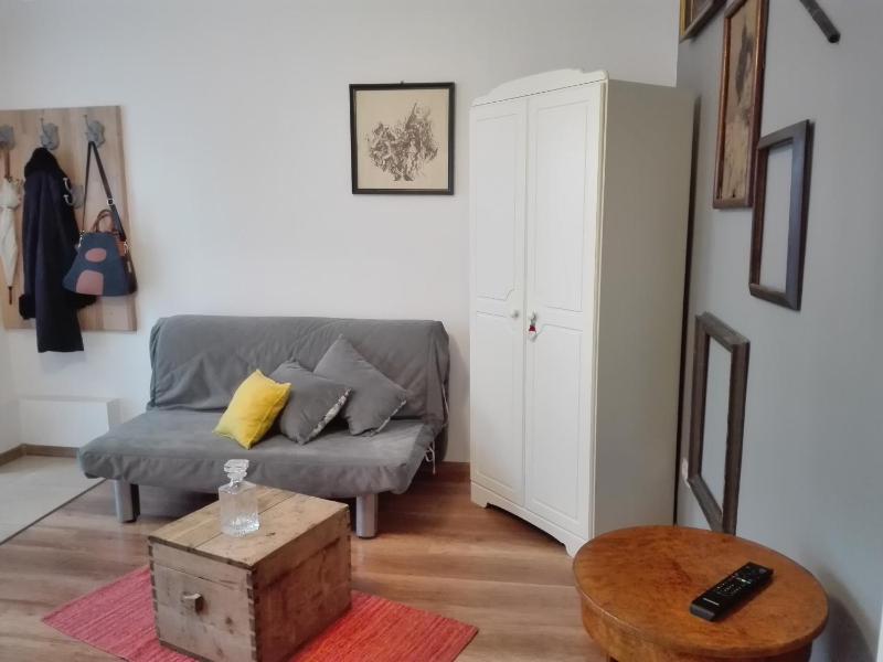 Studio Apartment image 3