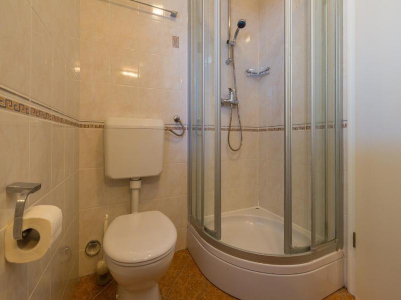 Two-Bedroom Apartment with Garden View image 2