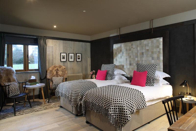 Superior Double Room image 4