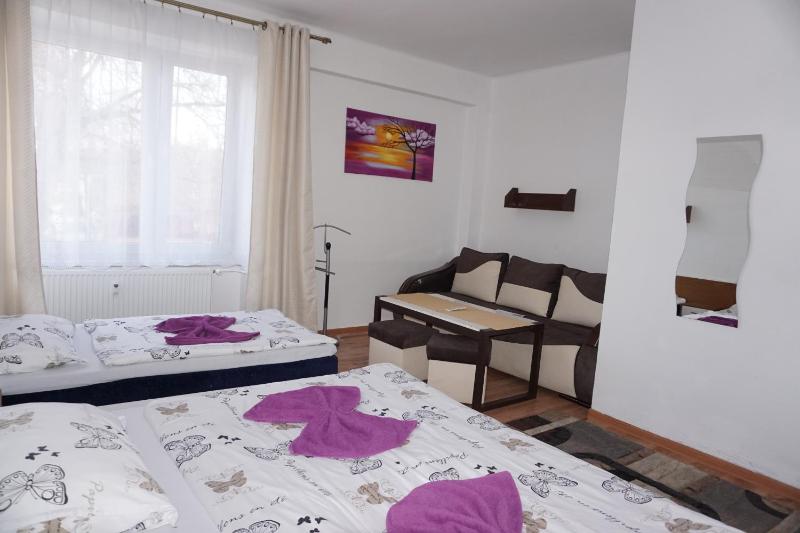 Quadruple Room image 4