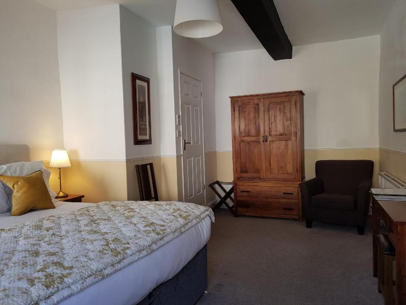 Super King Double or Twin Room image 2