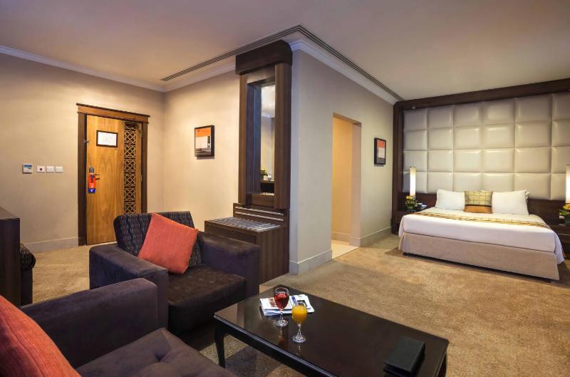 Executive Suite image 3