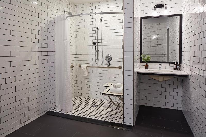 King Room - Disability Access image 3