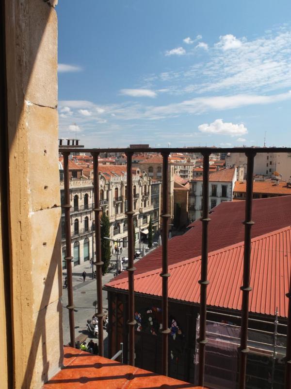 Triple Room with Shared Bathroom image 3