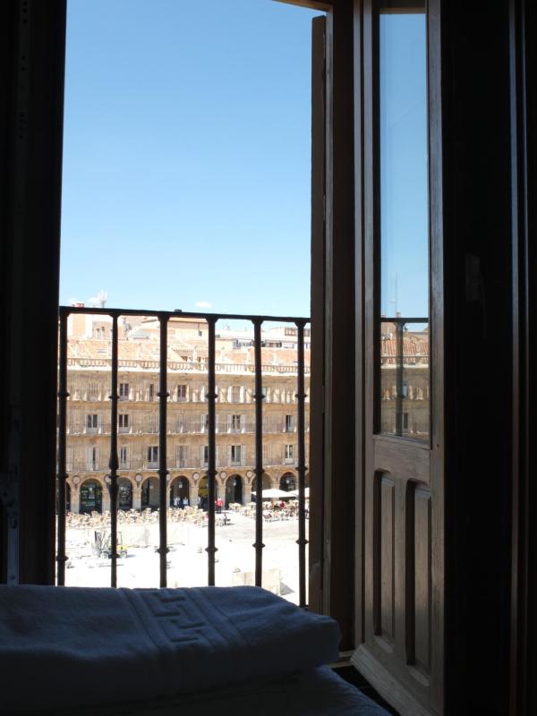 Triple Room with Plaza Mayor views image 2