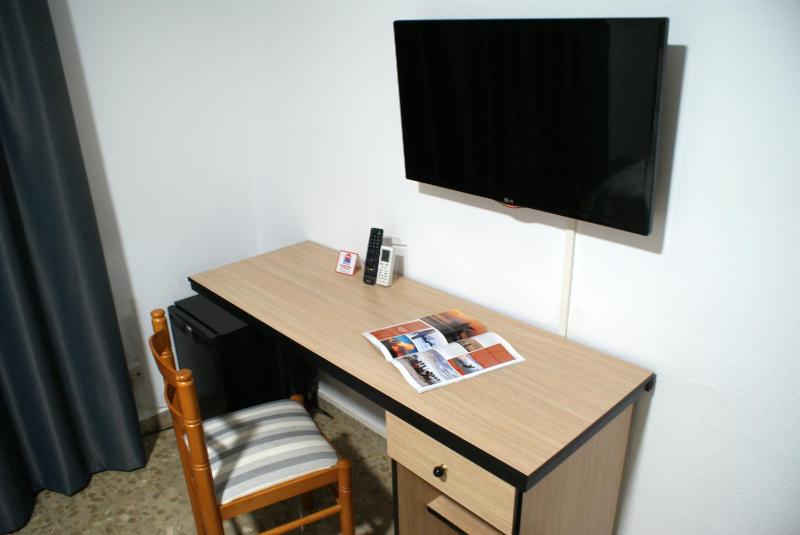 Double or Twin Room with Extra Bed image 3