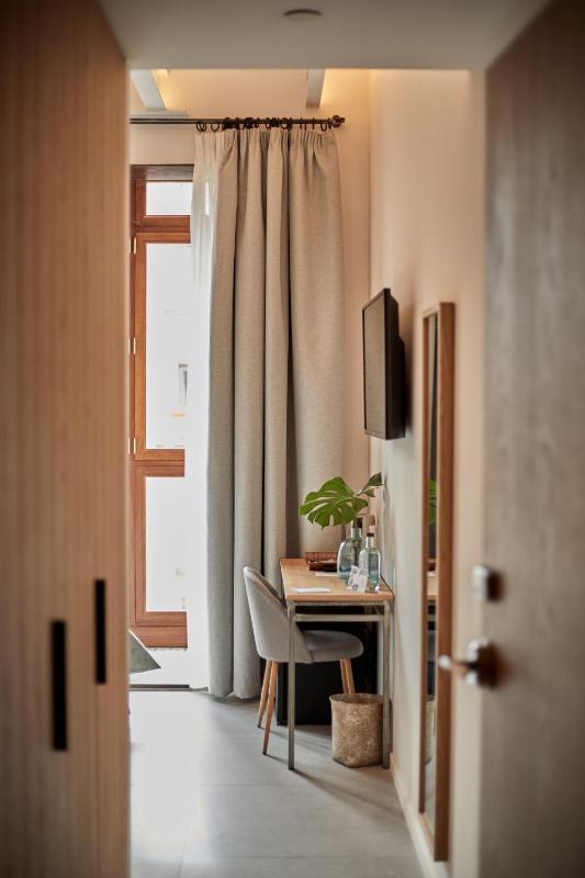Double Room image 2