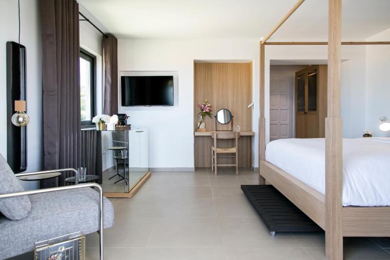 Junior Suite with Sea View image 4