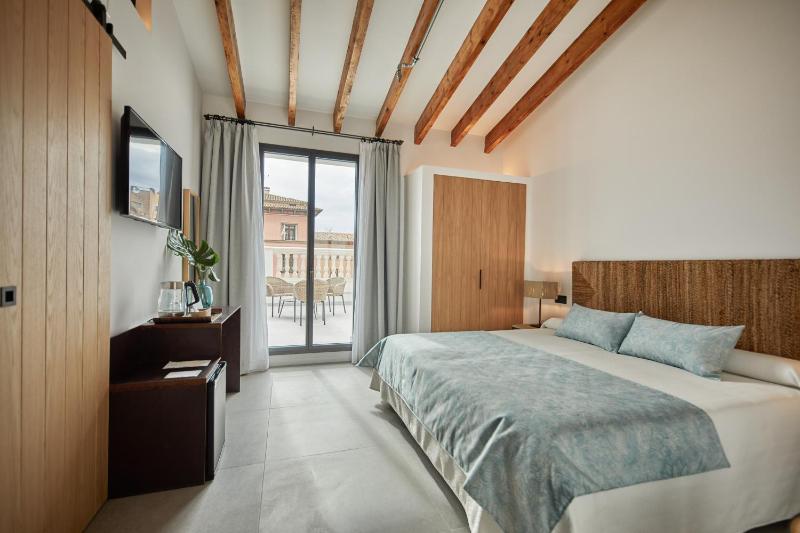 Superior Double Room with Terrace image 3