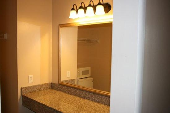 King Room image 4