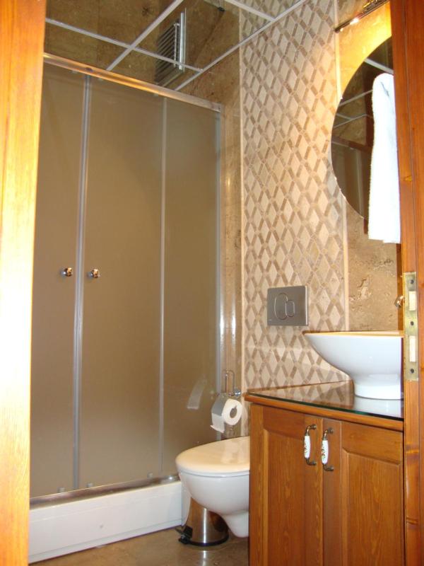Deluxe Double or Twin Room with Sea View image 2