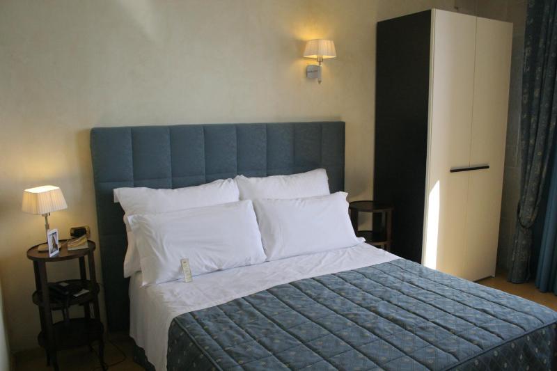 Double or Twin Room with Sea View image 2