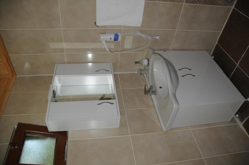 Family Bungalow (4 Adults + 1 Children) image 2