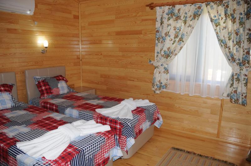 Family Bungalow (4 Adults + 1 Children) image 3