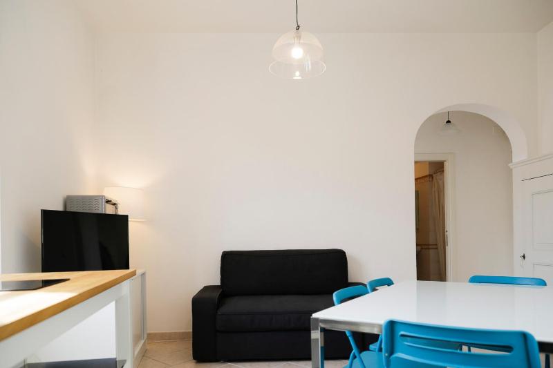 One-Bedroom Apartment image 4