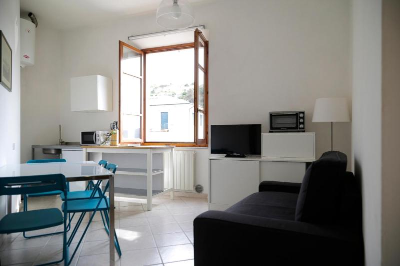 One-Bedroom Apartment image 2