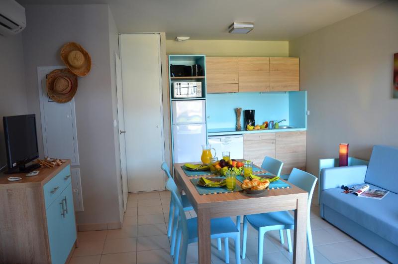 Small House (4 Adults) image 2